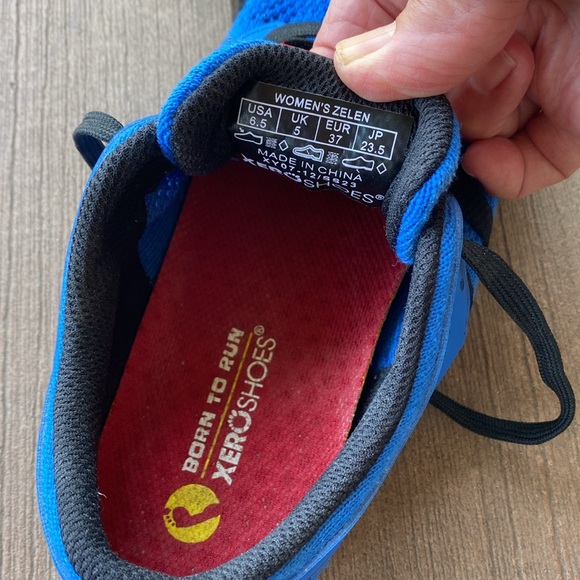 Xero shoes Born to Run size 6 1/2. Bright blue, excellent condition - Picture 3 of 6